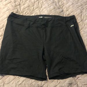 Black Avis bike shorts Size XXL